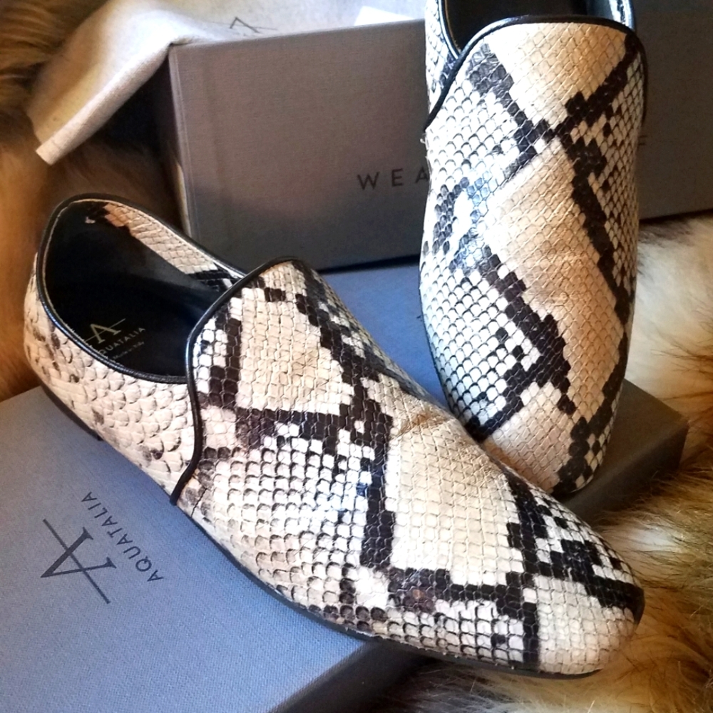 Aquatalia Embossed Taupe/ Black Loafers. EXCELLENT.